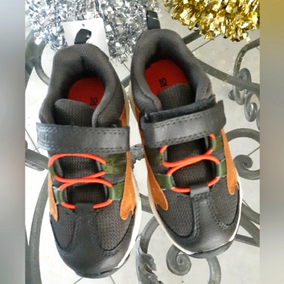 CARTERS SNEAKERS - Picture 4 of 7